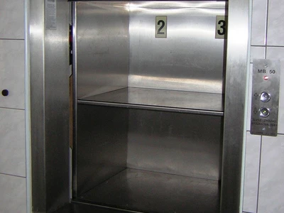 MS_Republiky_-_MB_50